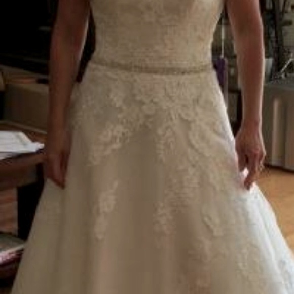 A-Line/Princess Strapless Wedding Dress -Unaltered - Picture 5 of 5